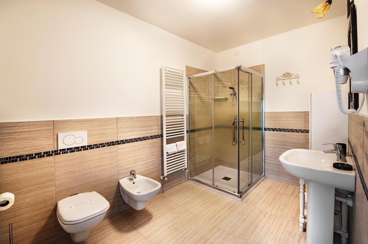 La Rocchetta Bed & Breakfast Valeggio sul Mincio Bagian luar foto